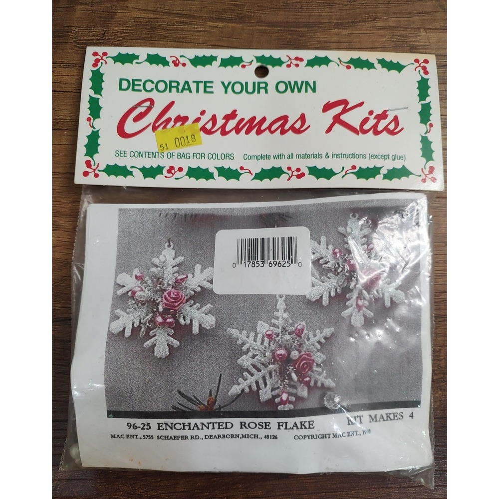 Merri Mac Christmas Craft Kit Holiday Enchanted Rose Flake Ornaments # 96-25 A9